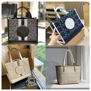 2024 Novas bolsas de designer de luxo Coachte bolsas bolsas de moda moda grande capacidade feminino couro de melhor qualidade de qualidade de Natal Carta de presente preto