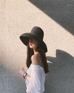 Audrey Hepburn Straw Hat Hat Sunken Modeling Tool BellShaped Big Brim Hat Vintage High Finger Bility Tourist Beach Atmosphere19079817