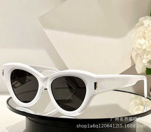 Valda Saint Cats Eye Solglasögon för kvinnor västerländskt internetkändisar samma svarta superglasögon trend