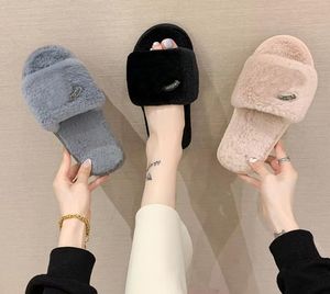 Autumn and Winter Wool tofflor Designer skor flip flops mode antislip kvinnliga glider lyx varumärke varm inomhus2098746