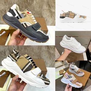 Men Shoes Striped Vintage Sneaker Designer Sneakers Women Casual Shoes Check Shoe Fashion Lattice shoe Men Outdoor Classic Trainer Black Pink