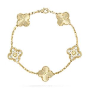 kvinnors juvelery liten blomma armband designer rosa emalj bokstav kristall 18k guld pläterade charm armband luxe mode eleganta mens smycken kvinnor flicka dagligen fest