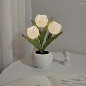 Tischlampen romantische Tulpe Simulierte Blumenmädchen-Schlafzimmer Atmosphäre Leuchtknopf Schalter Nachtlampe Multi-Szenen für Ornamente anwendbar