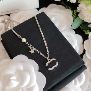 Luxur Designer Double Letter Pendant Halsband Stjärna Pearl Link Chain 18K Gold Plated Crysatl Rhinestone Halsband för kvinnor Bröllopsfest Jewerlry Tillbehör