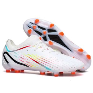 Neue Fußballschuhe mit Mandarin -Entenfarbe lange Nägel, gebrochene Nägel, Zementgemerdegras, Kinderklebernägel Fußballschuhe