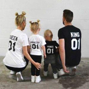 Familienübereinstimmung Outfits 1 Familienteam T-Shirt König Königin Prinzessin 01 Vater Mutter Tochter Sohn Matching Shirt King und Königin Hemd Set T240513