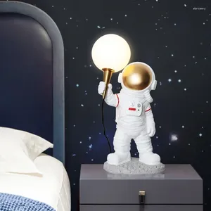 Lampy stołowe sypialnia dekoracyjna astronauta lampka g9 Lampa biurka Nordic Nowoczesna kreskówkowa ochrona oka na dzieci czytanie pokoju