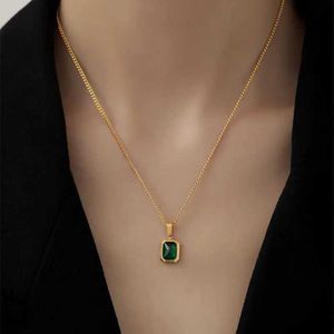 Pendant Necklaces Fashion Retro Square Green Zircon Pendant Necklace for Women Charm Necklace for Girls Wedding Engagement Jewelry Gifts J240513