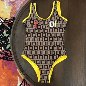Роскошные бикини бренд сексуальный женский дизайнерский дизайнерский купальный костюм из целогообразного сексуального летнего летнего пляжного вешалки Печать в Европе Америка высокое качество и самосовершенствование