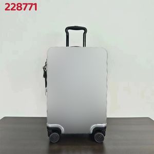 Дизайнерский багаж мужчина женщин мода на 20 дюймов чемодан ПК корпус 228771 Black Silver Universal Cheel Bugage