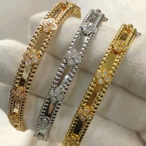 Pulseira de luxo projetada para pessoas pulseiras de pessoas com jóias avançadas de 925 prata 18k ouro novo estilo não desbotamento com vanley comum