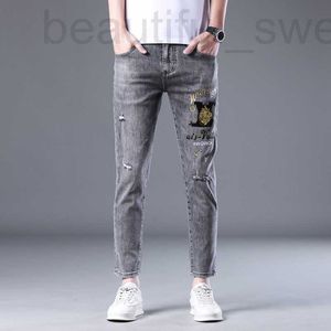 Designer di jeans maschile ricamato nuovi jeans grigi, piccoli tubi dritti da uomo, prodotti primaverili ed estivi, pantaloni casual corti Qooox