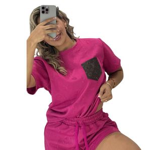 Nuova lettera femminile per tracce in rilievo in rilievo di lussuoso designer sport in cotone a maniche corte a maniche corte cortometrali a 2 pezzi set di abbigliamento sportivo rosa