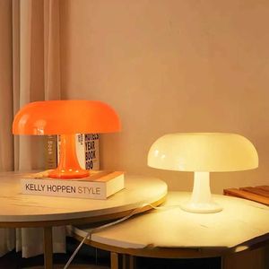テーブルランプマッシュルームテーブルランプミニマリストモダンベッドルームベッドサイドランプデザイナーオレンジ装飾テーブルランプ