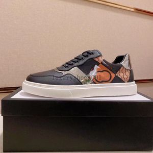 Rhyton Designer Buty Casual Bee Ace Sneakers Niskie buty męskie Top Wysokiej jakości haft tygrysa Czarne białe zielone paski Treakery Treakery 5.14 02