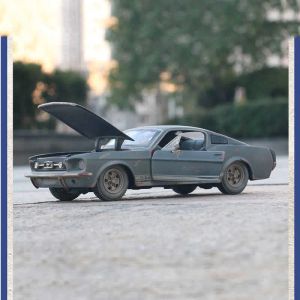 Accessories Diecast 1/24 Ford Mustang GT Modified 1967 Make Old Simulation Alloy Car Model Gift Display Mini Toys Ornaments Souvenir