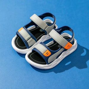 Sandalen atmungsaktive neue Sommerkinder Sandalen Jungen Sports Sandalen kleine und große Kinderschuhe Anti Slip Soft Sohle Schuhe D240515