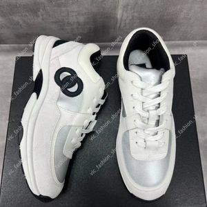 10A Luxusdesigner Laufschuhe Sneaker Frauen Schnürsport Sportschuh Freier Trainer Klassische Sneaker Frau CCity DFGSFS echtes Leder