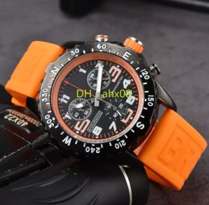 トップラグジュアリーメンズウォッチQuartz Endurance Pro Avenger Chronograph 44mm Watches複数の色のラバーメンズウォッチガラス腕時計CZ4
