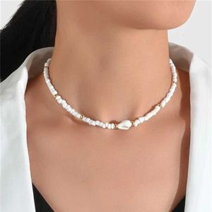 Beaded Necklaces Boho Fashion Boho White Bead Chain Conch Shell Pendant Necklace Retro Womens Ethnic Style Girlfriend Gifts Jewelry d240514