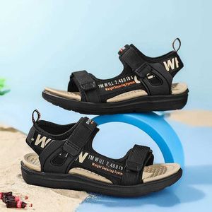 Sandalen Neue Sommerkinder Sandalen Mode Sports Schuhe Jungen und Mädchen Outdoor Beachschuhe Kinder nicht Slip Schuhe Sandalen D240515