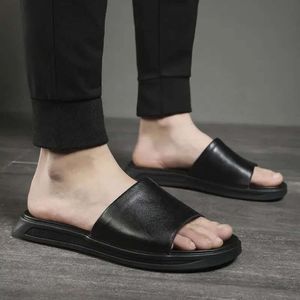 Echte Sandalen Lederschuhe Männer Pantoffeln Schöne Sommer Beach Feiertag Männlich flach lässiger Kuhschwarz dicker Sohle A1242 F0F0