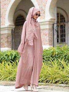 Ethnische Kleidung Eid Robe Muslim Abaya Kleid Schal 2 Stück Set Dubai gestickt Ka Kleider marokkanischer Kaftan Kaftan Islam Oman Ladies Kleider T240515