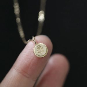 925 srebrne srebrne europejskie proste rzeźbione róży rundy wisiorek w łańcuch Naszyjka dla kobiet mody biżuterii Prezent 240515
