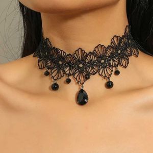 Chokers Vintag Classic Gothic Tattoo Lace Necklace Womens Black Crystal Pendant Charm Necklace Bohemian Jewelry Christmas Gift X081 d240514