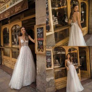 Vestidos de noiva Berta 2019 Bohemian V Neck Ilusão Apliques sem mangas da praia Vestido de noiva Bride boho Um vestido de noiva de linha vestidos de Nova