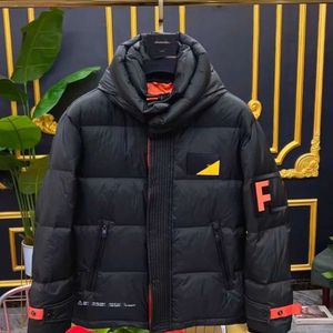 Designer Luxury Fens Classic 2023 Winter Trend Bekväm nedjacka Ny trend Casual Warm Men's and Women's Short Hooded Coat