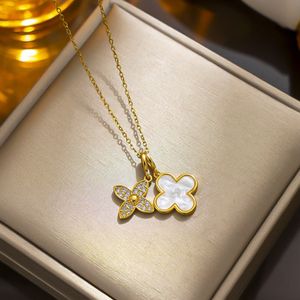 Double Layered Flower Pendant Necklace Luxury Wedding Party Boutique Necklace Womens Fashion Design Jewelry Daily Wear Casual Charm Collarbone Necklace