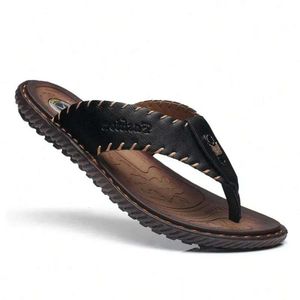 وصول جديد العلامة التجارية عالي الجودة النعال المصنوعة يدويًا بقرة جلدية أصلية أحذية صيفية أزياء الرجال شاطئ الصندل يتخبط M8TO# 73B6
