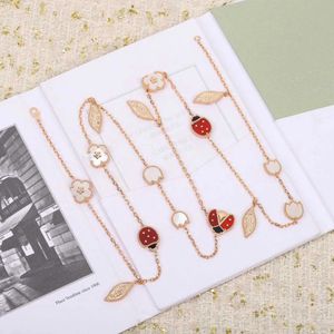 Lyxkvalitet hänge halsband med blommabladform för kvinnor och mamma bröllop smycken present har låda v2