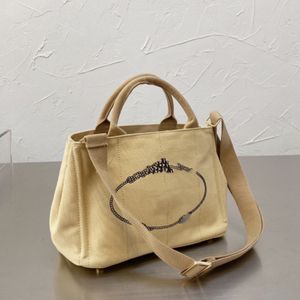 Modedesigner Canvas Bag All-Match Trendy One-Shoulder Crossbody Handhållen Tote Stora kapacitet Kopplingspåsar 179B