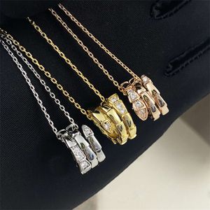 Designer de colar para mulher búlgarie charme de luxo colar de cobra v banhada a ouro mijin alta edição baojia colar de osso de cobra