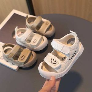Sandały sandalias buty dla niemowląt 2024 Letnie nowe buty zwyczajne dziecięce sandały sportowe wygodne miękkie sandały podeszwa buty dziecięce buty D240515