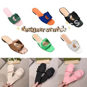 Designer Sandaler Kvinnor ihåliga Jelly Color System tofflor Ett ord Sandaler Fashion Women New Square Head Slippers Flat Heel Beach Sandaler Sandale