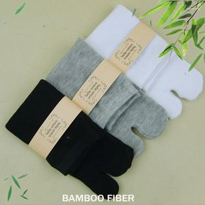 Skarpetki męskie 3 pakiet Lot Japan Tabi Sock Sock Dwórz palce Bamboo For dla mężczyzn i kobiet Działka kostki oddychająca lekka szary