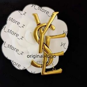 YSL 브로치 럭셔리 패션 디자이너 남성 여성 브로치 핀 브랜드 YSL 골드 레터 브로치 핀 슈트 드레스 핀 레이디 사양 디자이너 보석 D814