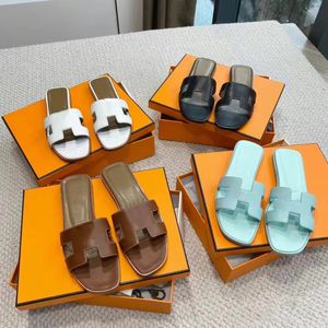 Designer Sandaler för kvinnor berömda bilder Sandale Womens Flat Slide Slide Sliders Shoes Bottom Flop Flops Casual Beach Sandal Real Leather Quality With Box