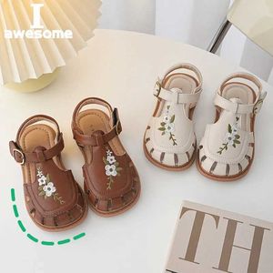 Sandals 2022 Spring/Summer New French Sandals with Superfine Fiber Skin Upper Skin Friendly Inner Lining Rubber Sole Hook and Loop Breathing d240515