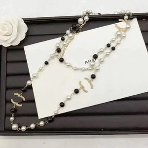 Lyxmodemärke designer halsband kristall pärla bokstav choker hänge halsband hög kvalitet smycken tillbehör tröja kedja julklapp 20stil