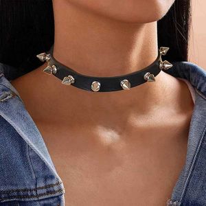 XFBI CHOKERS WOMENS BLACK PUNKネックレスPUレザーゴシックリベットネックレスパーティークラブセクシーなゴシックレディースジュエリーD240514