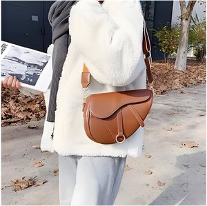 Het designer väska sadel väska axelväska mode handväska damer crossbody väska toppkvalitet väska för kvinna casual plånbok lyx läder handväska kvällspåsar