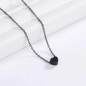 Chokers Skyrim Mini Black Heart Pendant Halsband Lämplig för kvinnor Rostfritt stål Klassiskt halsband 2024 Fashion Jewelry Gift D240514