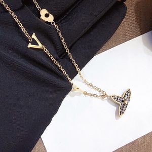 Designer Designer Naszyjniki Kryształowe wisiorki kwiatowe marka Letter Wiselant 18K Złota Naszyjnik ze stali nierdzewnej Łańcuchy Choker Biżuter