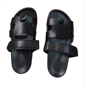 Con sandali di design box pantofole da donna Slide sandals Scarpe designer di lusso Slide Summer Fashion Wide Flaty Slippery Sfrilla Sfoglia Flip Flops7777777