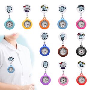 Orologi tascabili FOB Spettatura clip di nuovi denti per operatori medici retrattili a arabo Numero Numero Nurse Watch Badge Accessori digitali clo ot97v