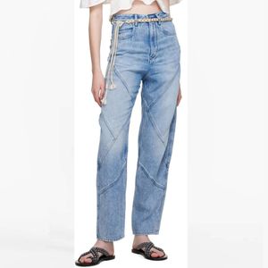 24SS جينز مصمم جديد للنساء الربيع والصيف أزياء جديدة متعددة الاستخدامات سروال تنحيف الأزرق مستقيم الساق رفع جينز ضئيل